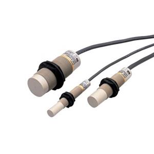 欧姆龙 E2K-X15MF2 2M 检测距离15mm 圆螺柱M30 电容式接近开关